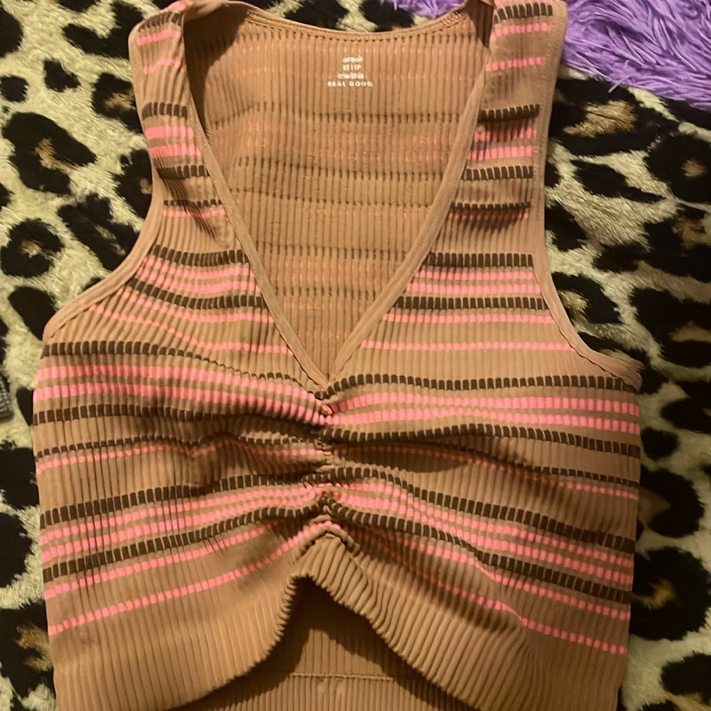 aerie low cut crop top, ruffled below the cut